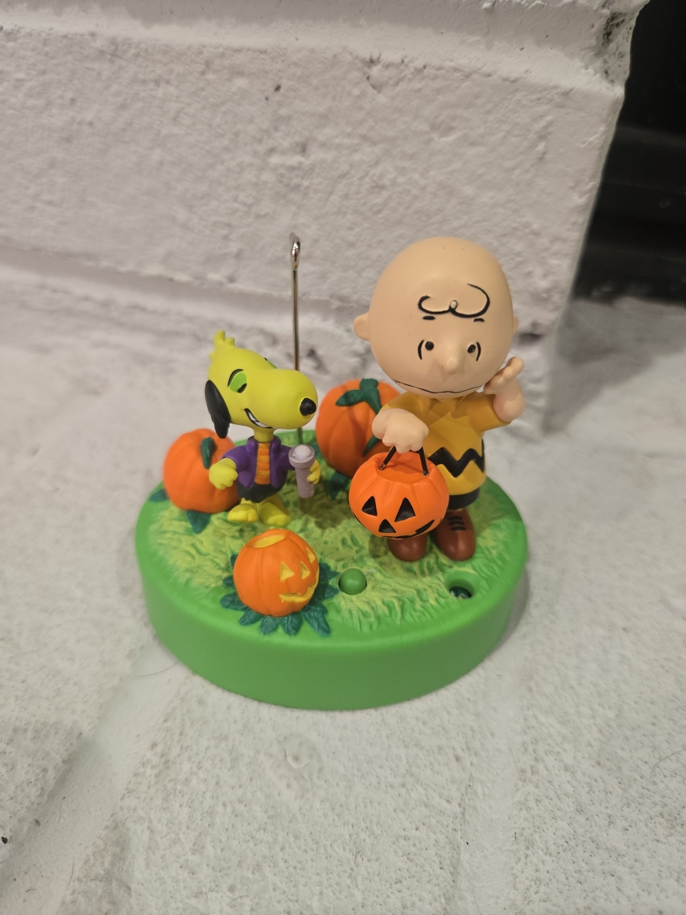 Hallmark Snoopy And Charlie Brown Trick Or Treating Pals Ornament